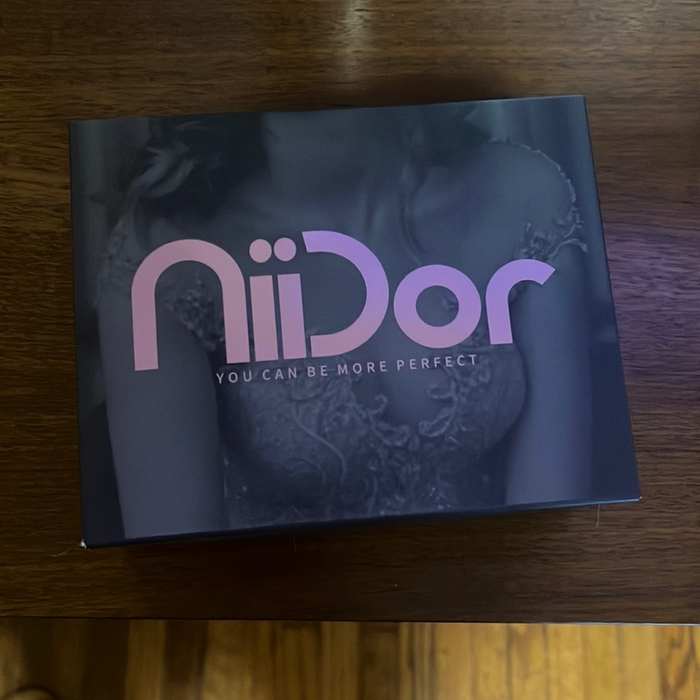 Niidor adhesive bra